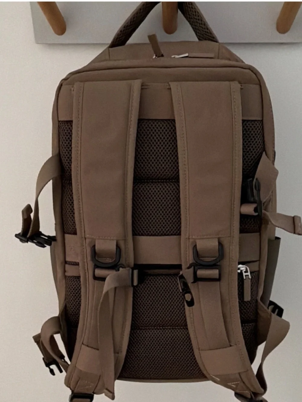 Case Logic Brown Camera Backpack w/ Adjustable Fit & Accessory Compartments F fa